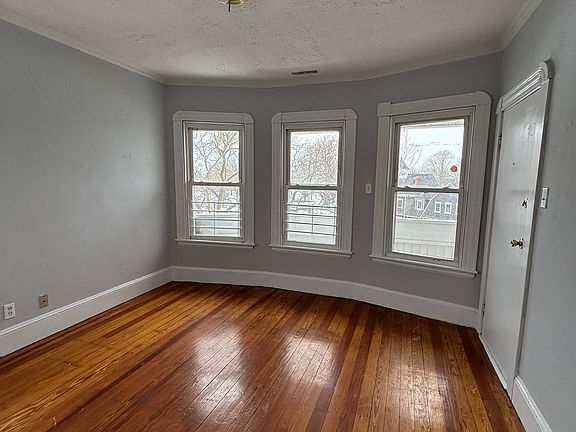 2nd image of 588 Brock Ave #3SOUTH