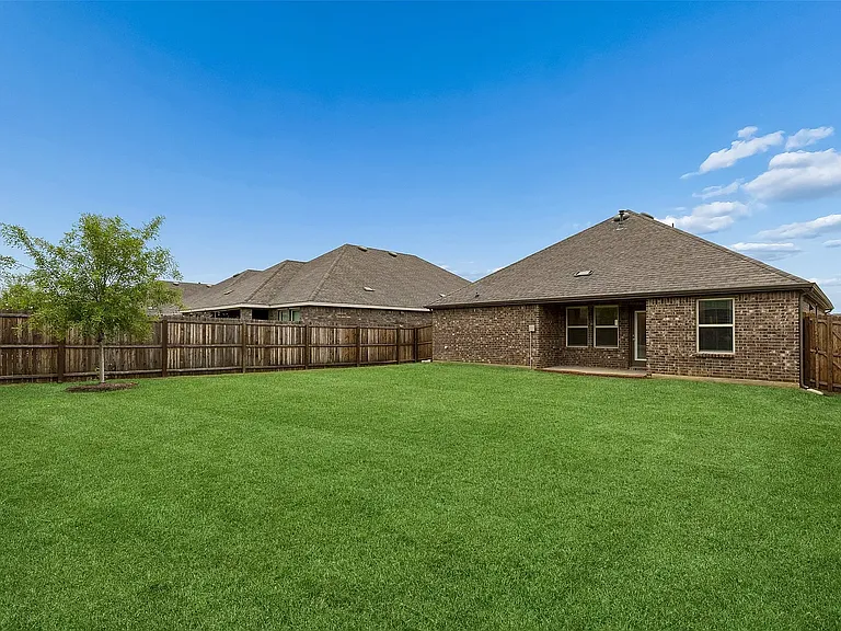 9721 Daisy Mae Ln — Photo 16