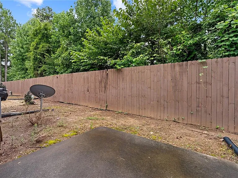 1058 Treymont Ln — Photo 36