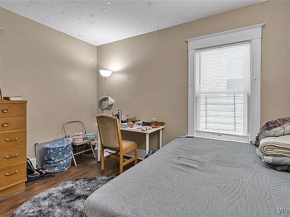3rd image of 49-51 54 Merrimac St