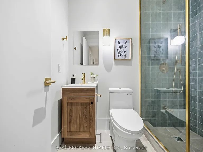 102 Boultbee Ave #C — Photo 19