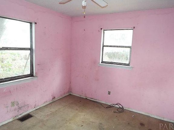 3rd image of 3504 W Scott St #A