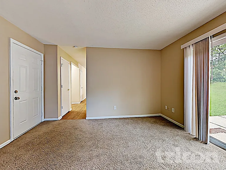 6311 Coach Hill Ln — Photo 4