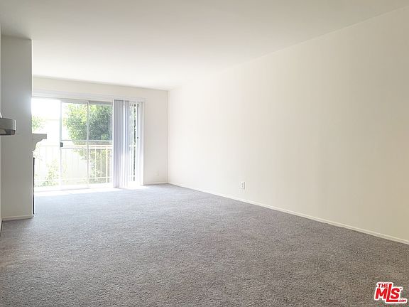 3rd image of 3130 Bagley Ave #202