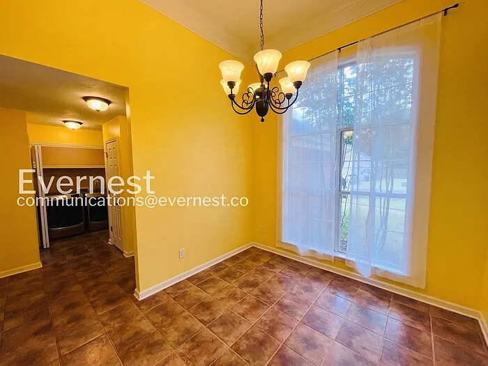 223 Crosscreek Dr — Photo 6