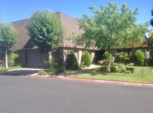 2981 W Brompton Ln, Fresno, CA