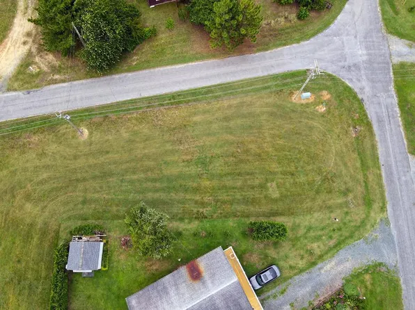 1601 High Sea Dr, Greenbackville, VA 23356