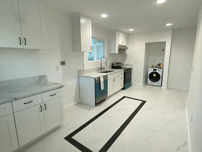 17985 Cashew St #B — Photo 2
