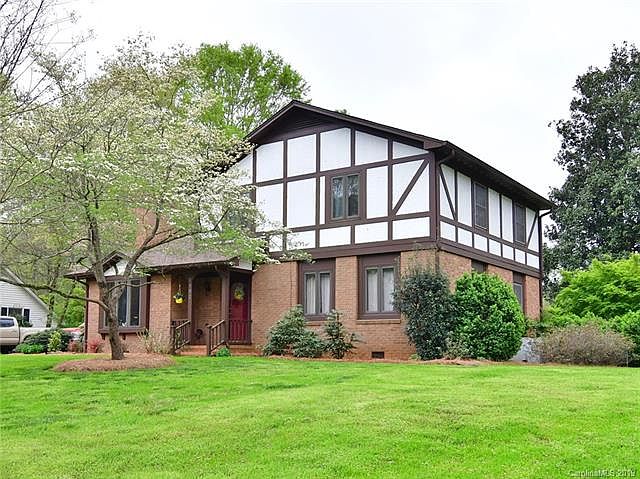 1st image of 2502 Heritage Cir