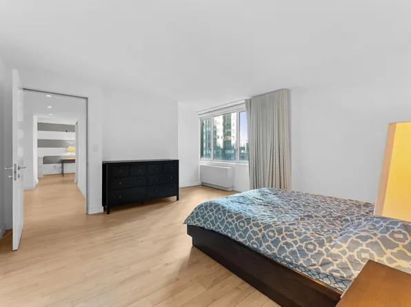 322 West 57th Street image 5 of 22