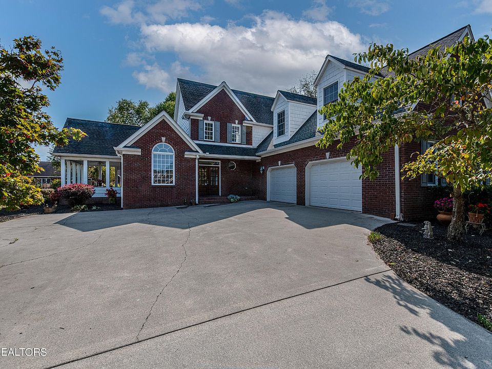 1st image of 626 River Run Dr