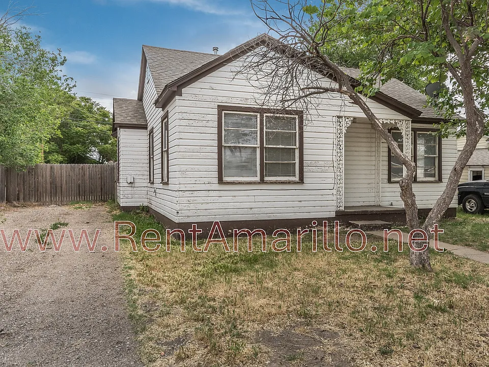 1913 Crockett St