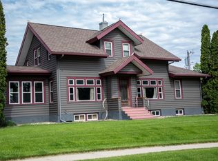 406 S Main St, Traer, IA 50675