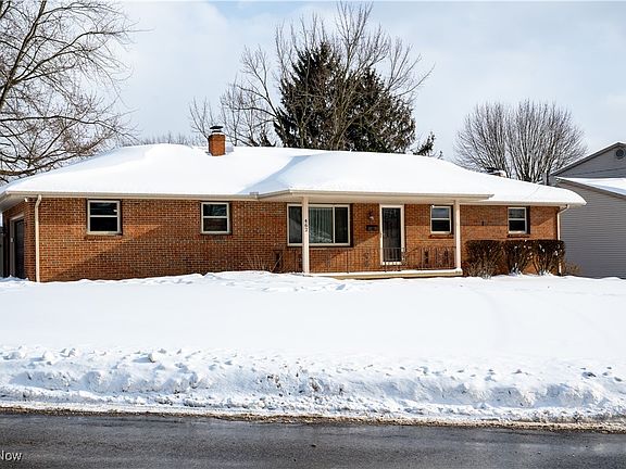 3rd image of 462 Oakridge Dr