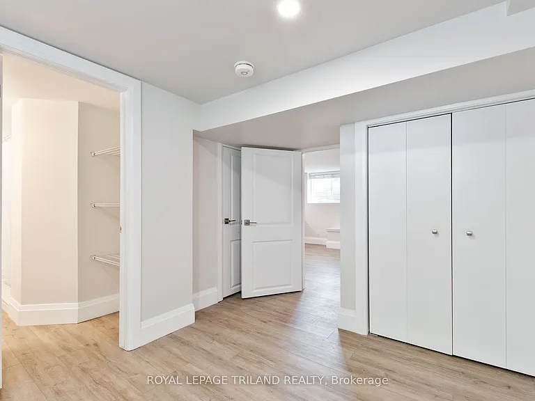 16 Inverary Rd #LOWER — Photo 10