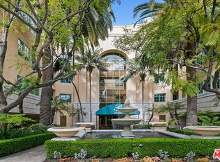 11500 San Vicente Blvd APT 424, Los Angeles, CA 90049