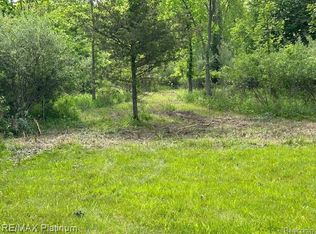 Faussett Rd, Fenton, MI 48430