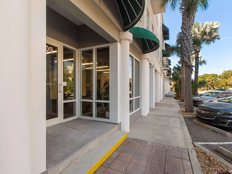 300 State St E #216 — Photo 36