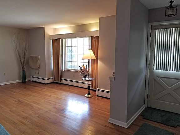 3rd image of 3 Carla Ln