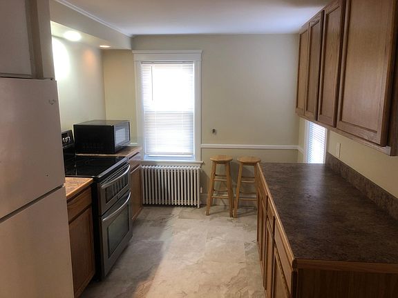 3rd image of 21 Alden Dr