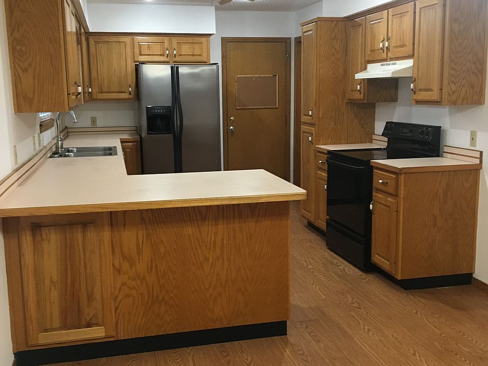 Dining Area/Kitchen
