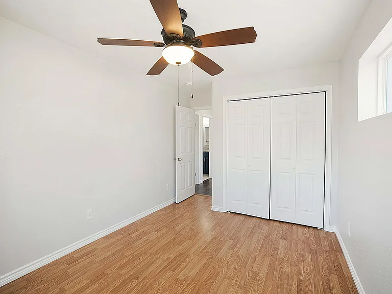 214 Lizzie St #B — Photo 15