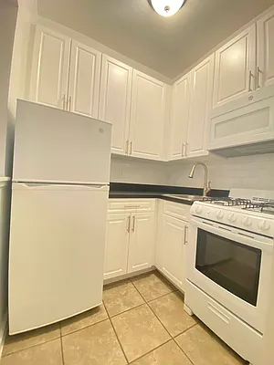 Rented by Bond New York | media 6