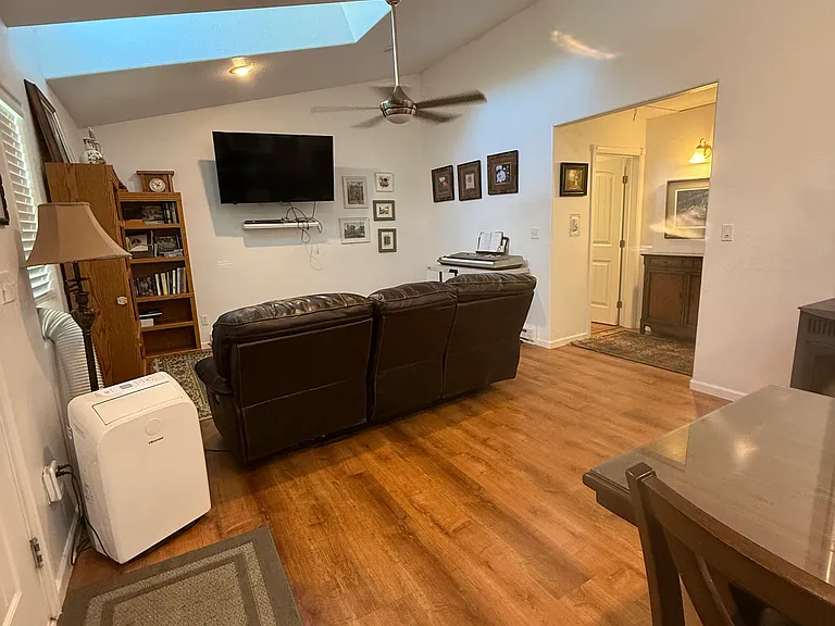 2711 Old School House Rd — Photo 3