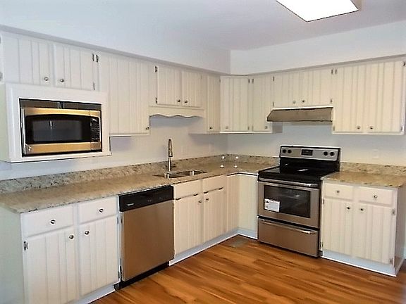 4th image of 104 Glenn Dr