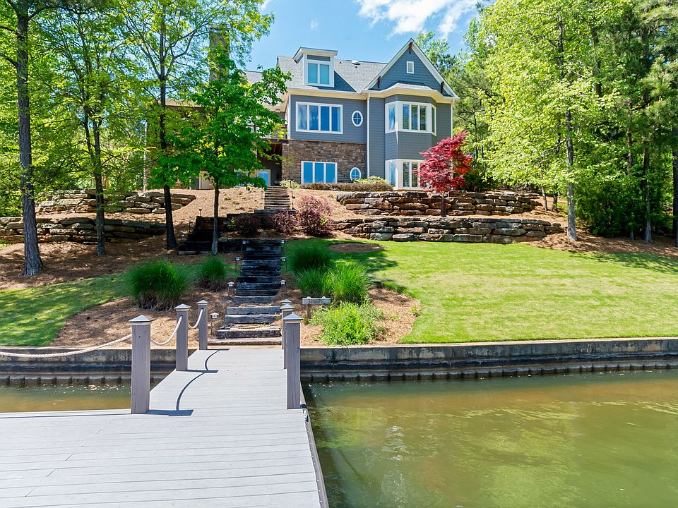 Welcome to 132 Cedar Ridge!