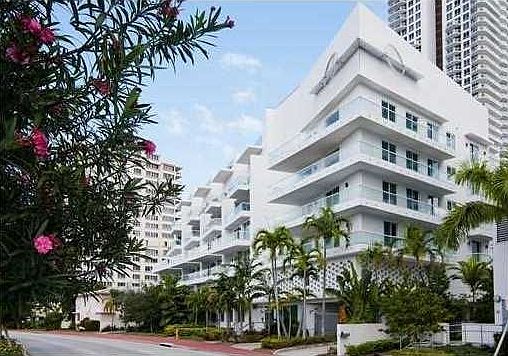 4th image of 6362 Collins Ave #4C