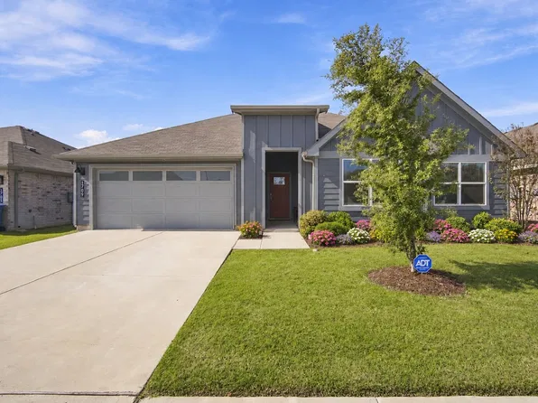 1709 Central Park Dr, Alvarado, TX 76009