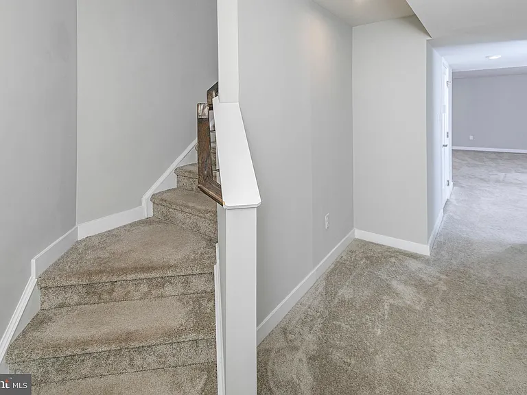 2410 Lenox Dr — Photo 28