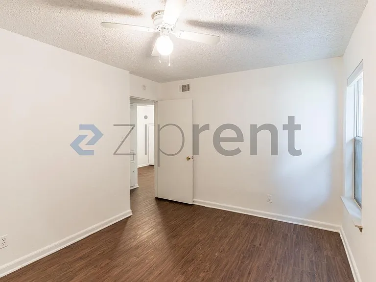 2906 Sweeney Ln #C — Photo 10