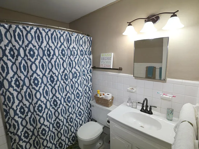 813 Beechwood St #4 — Photo 7