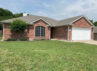 813 Green Acres Ln, Midlothian, TX 76065