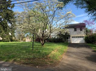 3349 Paper Mill Rd, Huntingdon Valley, PA 19006