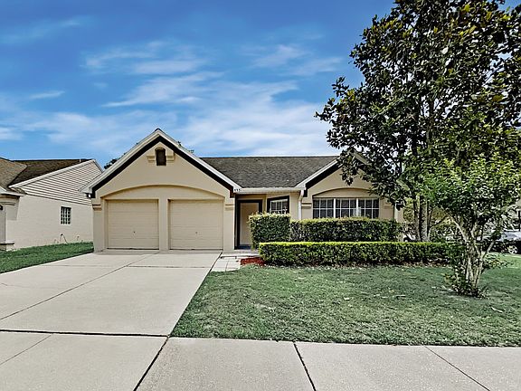 2nd image of 833 W Charing Cross Cir