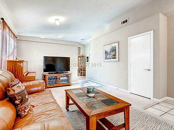 5th image of 134 Sunburst Creek Ave