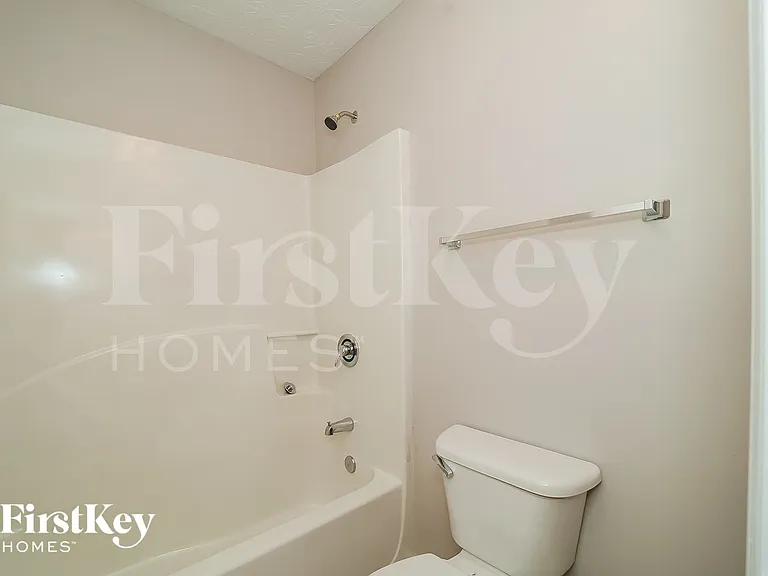5719 Graywind Trl — Photo 12