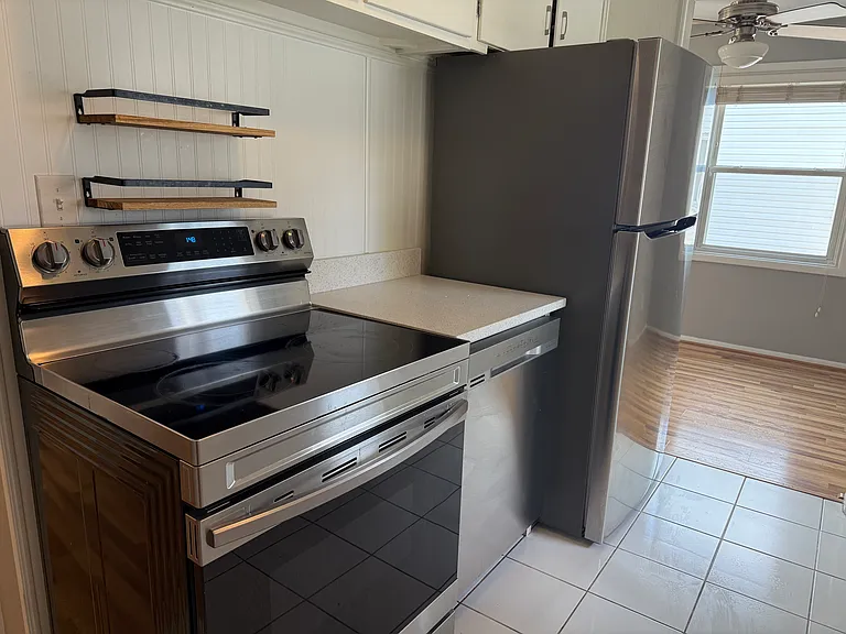 2174 Edgevale Rd — Photo 13