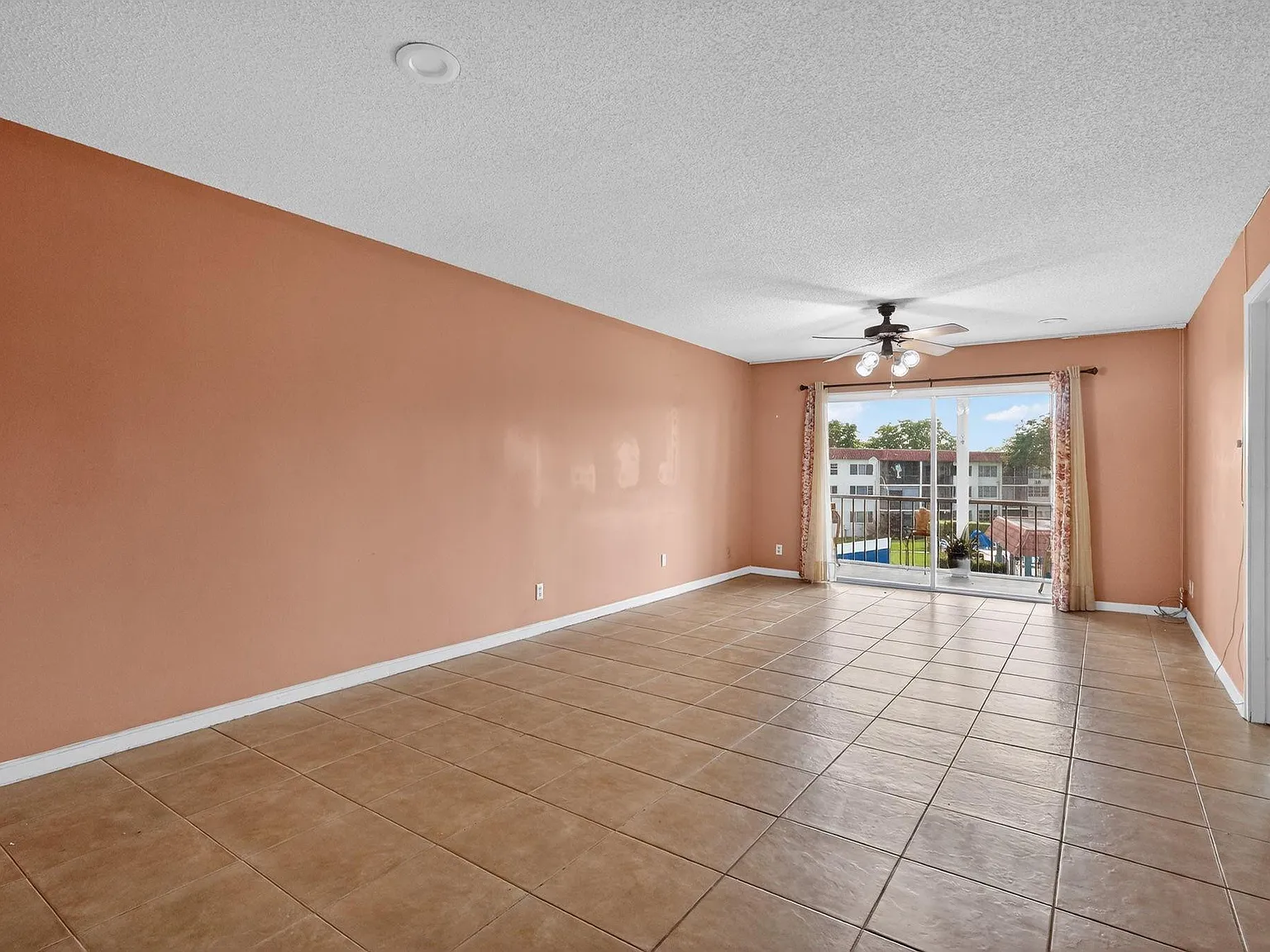 2 bed, 2.0 bath, 1021 sqft, $1,750 — Photo 3