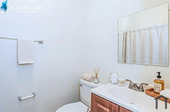 2454 N Treat Ave — Photo 8