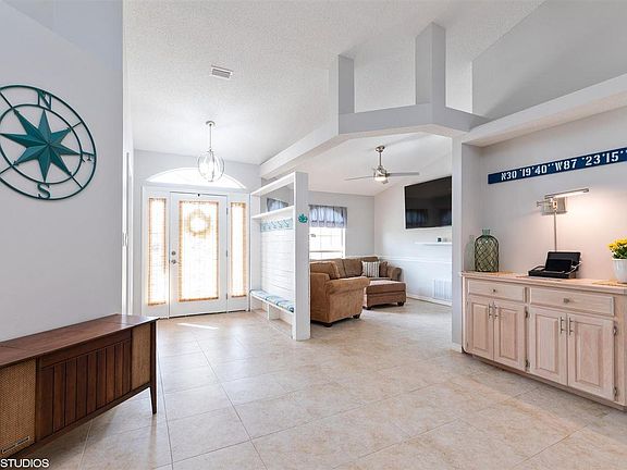 5th image of 5040 Chandelle Dr