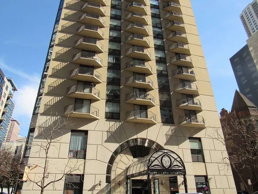 1st image of 70 W Huron St APT 1901