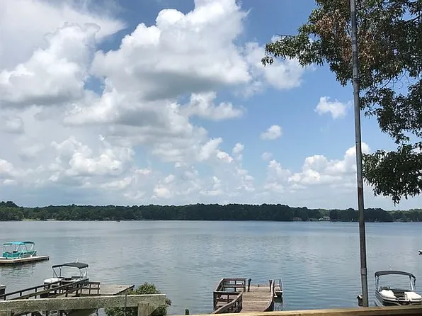 150 Lakeshore Dr, Salisbury, NC 28146