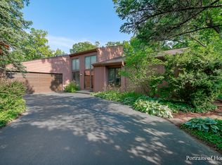2965 Two Paths Dr, Woodridge, IL 60517