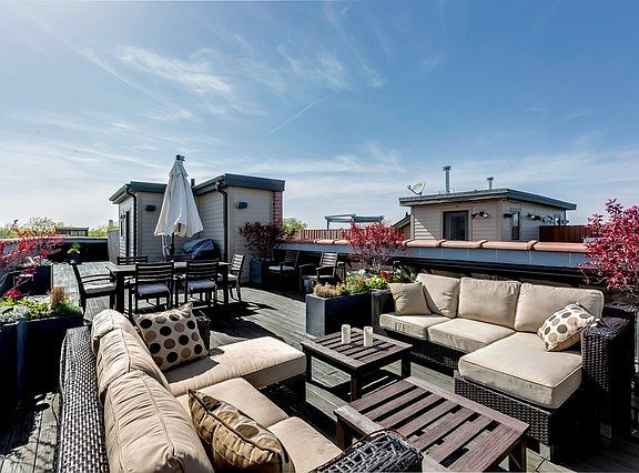 3rd image of 3226 N Clifton Ave #3