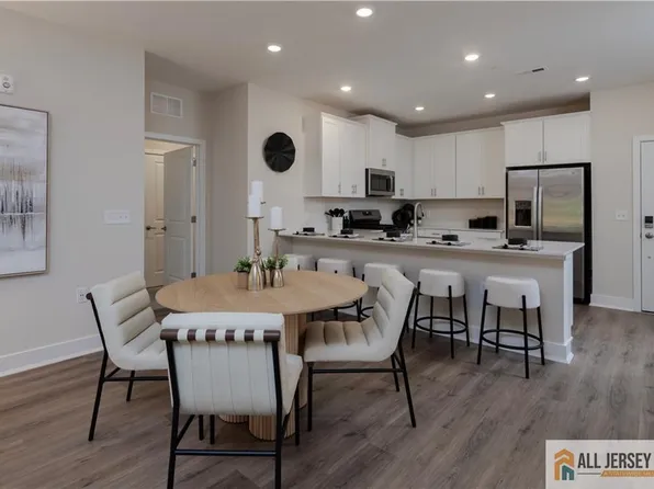 27102 Radford Ct, Monroe, NJ 08831