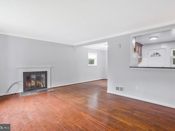 5th image of 7107 District Heights Pkwy
